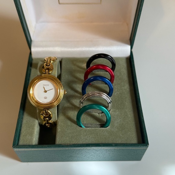 Gucci Interchangeable Bezel Watch - Picture 2 of 5